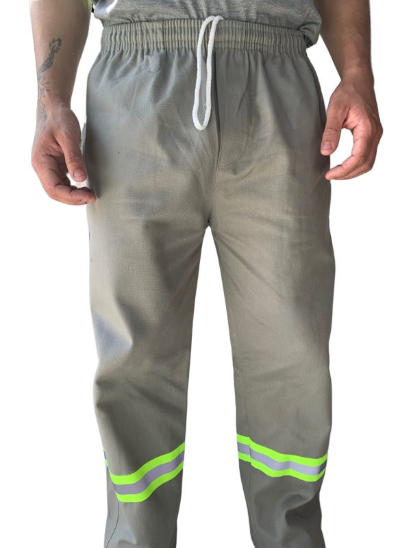 CALÇA DE BRIM COM FAIXA REFLETIVA - 208